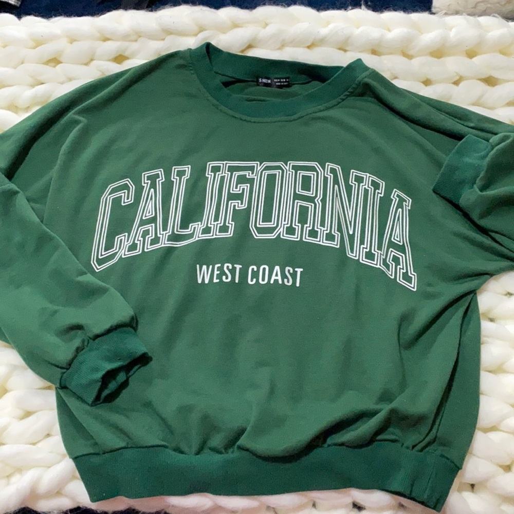 Cute brand new Sweater